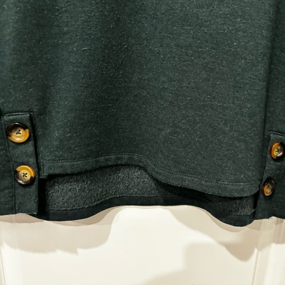 Tahari Sweatshirt - Picture 4 of 5
